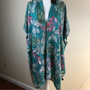 Do Everything In Love Women's Floral Kimono NWT One Size